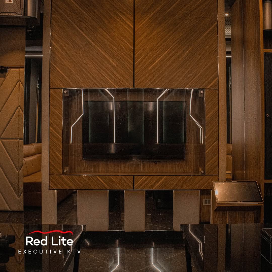 Friendly Redlite Staff