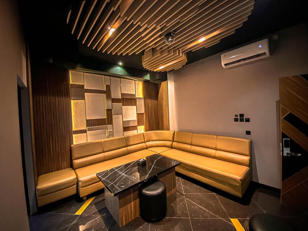 Redlite Bar Area Karaoke Jakarta Utara